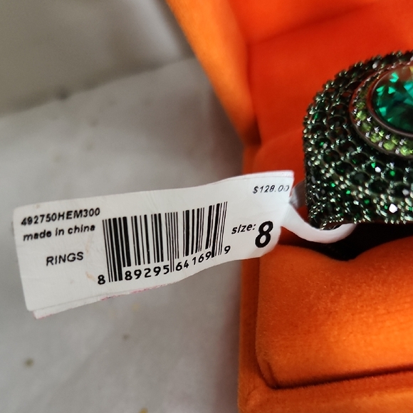 Kurt Geiger 3 Greens Stone Ring SIZE 8 NWT - Picture 4 of 6